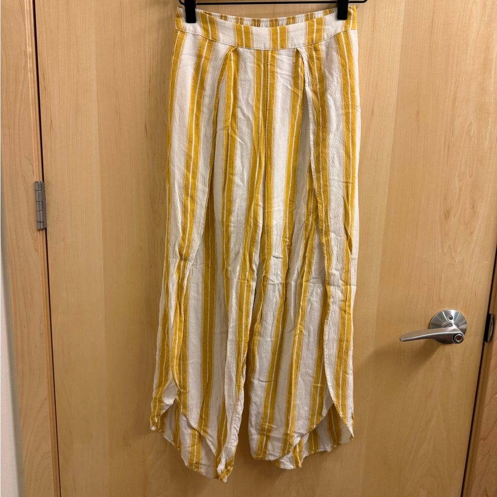 Variety of Flowy Pants for Spring!